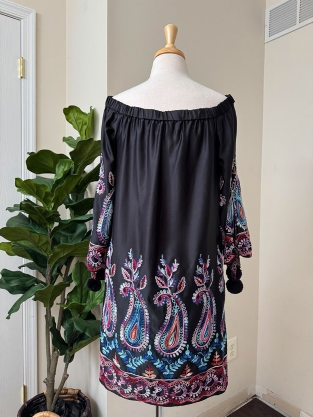 Nicole Miller Black Off-Shoulder Embroidered Paisley Dress